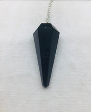 Lade das Bild in den Galerie-Viewer, Pendel aus Stein oder Messing