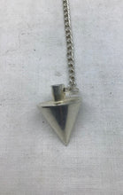 Lade das Bild in den Galerie-Viewer, Pendel aus Stein oder Messing