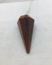 Lade das Bild in den Galerie-Viewer, Pendel aus Stein oder Messing