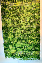 Lade das Bild in den Galerie-Viewer, Sarong Blütenornament“XXL