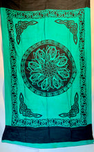Lade das Bild in den Galerie-Viewer, Sarong keltischer Knoten