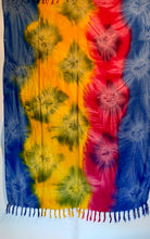 Lade das Bild in den Galerie-Viewer, Sarong: Bunt-Blau-Gelb-Pink (Batik)