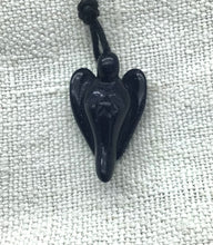 Lade das Bild in den Galerie-Viewer, Blaufluss Engel mit nickelfreier Öse