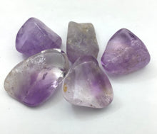 Lade das Bild in den Galerie-Viewer, Amethyst ( hell,durchscheinend)Trommelstein