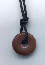 Lade das Bild in den Galerie-Viewer, Goldfluss Donut - Steineladen Larimar