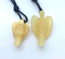 Lade das Bild in den Galerie-Viewer, Orange-Calzit Engel „groß“