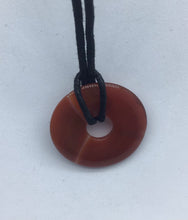 Lade das Bild in den Galerie-Viewer, Karneol Donut - Steineladen Larimar