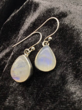 Lade das Bild in den Galerie-Viewer, Mondstein Ohrhänger,weisser Labradorit