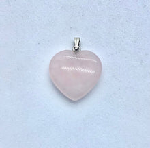 Lade das Bild in den Galerie-Viewer, Rosenquarz Herz mit Öse