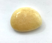 Lade das Bild in den Galerie-Viewer, Orangencalzit,Trommelstein, Scheibenstein,Heilstein