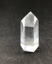 Lade das Bild in den Galerie-Viewer, Bergkristall Spitze poliert