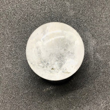 Lade das Bild in den Galerie-Viewer, Bergkristall-Kugel