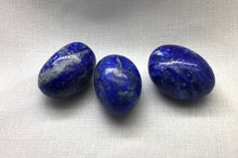 Lade das Bild in den Galerie-Viewer, Lapislazuli Trommelstein sehr schöne blaue Qualität aus Afganistan