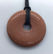 Lade das Bild in den Galerie-Viewer, Goldfluss Donut - Steineladen Larimar