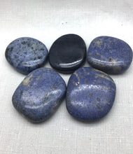 Lade das Bild in den Galerie-Viewer, Dumortierit Trommelstein