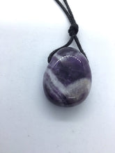 Lade das Bild in den Galerie-Viewer, Amethyst gebohrt(Chevron-Amethyst,Quarz)