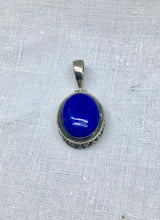 Lade das Bild in den Galerie-Viewer, Lapislazuli Anhänger mit 925 er Sterling Silber gefasst
