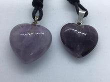 Lade das Bild in den Galerie-Viewer, Amethyst Herz - Steineladen Larimar