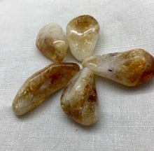 Lade das Bild in den Galerie-Viewer, Citrin Trommelstein