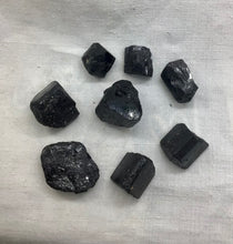 Lade das Bild in den Galerie-Viewer, Schwarzer Turmalin (Schörl)Trommelstein/Scheibenstein