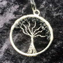 Lade das Bild in den Galerie-Viewer, Lebensbaum,mit echten Steinen,Handarbeit aus versilbertem Draht