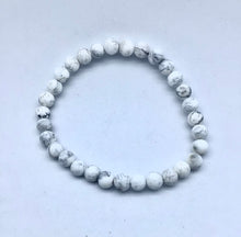 Lade das Bild in den Galerie-Viewer, Magnesit Armband - Steineladen Larimar