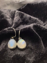 Lade das Bild in den Galerie-Viewer, Mondstein Ohrhänger,weisser Labradorit