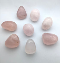 Lade das Bild in den Galerie-Viewer, Rosenquarz Trommelstein