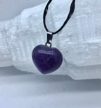 Lade das Bild in den Galerie-Viewer, Amethyst Herz - Steineladen Larimar