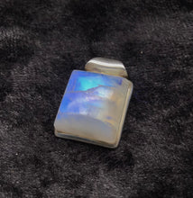 Lade das Bild in den Galerie-Viewer, Mondstein-Anhänger (weißer Labradorit) mit 925er Silber
