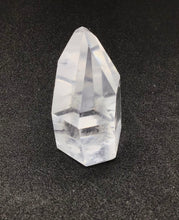 Lade das Bild in den Galerie-Viewer, Bergkristall Spitze poliert