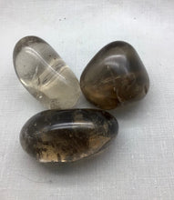 Lade das Bild in den Galerie-Viewer, Rauchquarz Trommelstein u. Scheibenstein