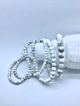 Lade das Bild in den Galerie-Viewer, Magnesit Armband - Steineladen Larimar