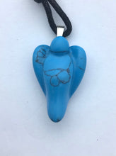 Lade das Bild in den Galerie-Viewer, Türkenit (Magnesit gefärbt)Steinschmuck am Baumwollband