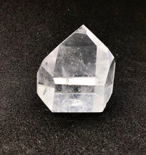 Lade das Bild in den Galerie-Viewer, Bergkristall Spitze poliert