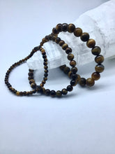 Lade das Bild in den Galerie-Viewer, Tigerauge Armband mit Stretch,“Schutzstein „