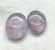 Lade das Bild in den Galerie-Viewer, Amethyst ( hell,durchscheinend)Trommelstein