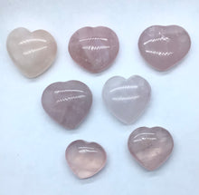 Lade das Bild in den Galerie-Viewer, Rosenquarz Herz ,Handschmeichler  ,Deko-Stein, Geschenkidee