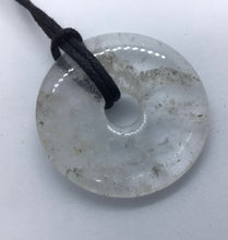 Lade das Bild in den Galerie-Viewer, Bergkristall Donut - Steineladen Larimar