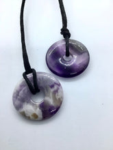 Lade das Bild in den Galerie-Viewer, Amethyst Donut