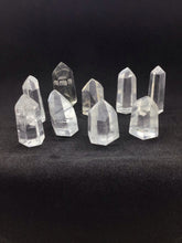 Lade das Bild in den Galerie-Viewer, Bergkristall Spitze poliert