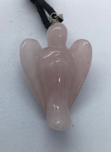Lade das Bild in den Galerie-Viewer, Rosenquarz Engel mit Öse - Steineladen Larimar