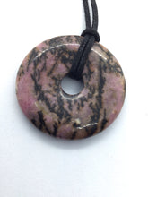 Lade das Bild in den Galerie-Viewer, Rhodonit Donut - Steineladen Larimar