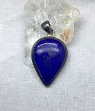 Lade das Bild in den Galerie-Viewer, Lapislazuli Anhänger mit 925 er Sterling Silber gefasst