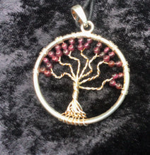 Lade das Bild in den Galerie-Viewer, Lebensbaum,mit echten Steinen,Handarbeit aus versilbertem Draht