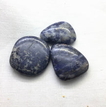 Lade das Bild in den Galerie-Viewer, Sodalith Trommelstein