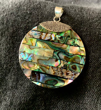 Lade das Bild in den Galerie-Viewer, Abalone Anhänger mit 925 er Silberfassung
