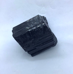 Schwarzer Turmalin/Schörl Kristall, schamanischer Schutzstein, Naturkristall