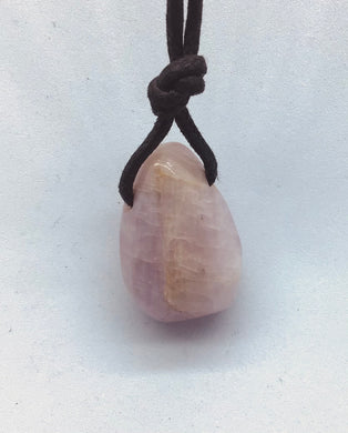Kunzit gebohrt - Steineladen Larimar