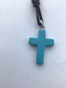 Türkenit (Magnesit gefärbt) Kreuz mit nickelfreier Öse( etwa 15 x 25 mm)